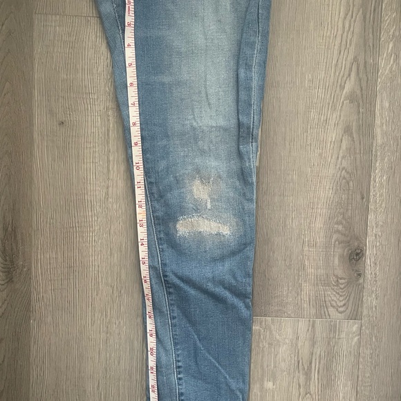 Levi Distressed Skinny Jeans - Picture 7 of 8